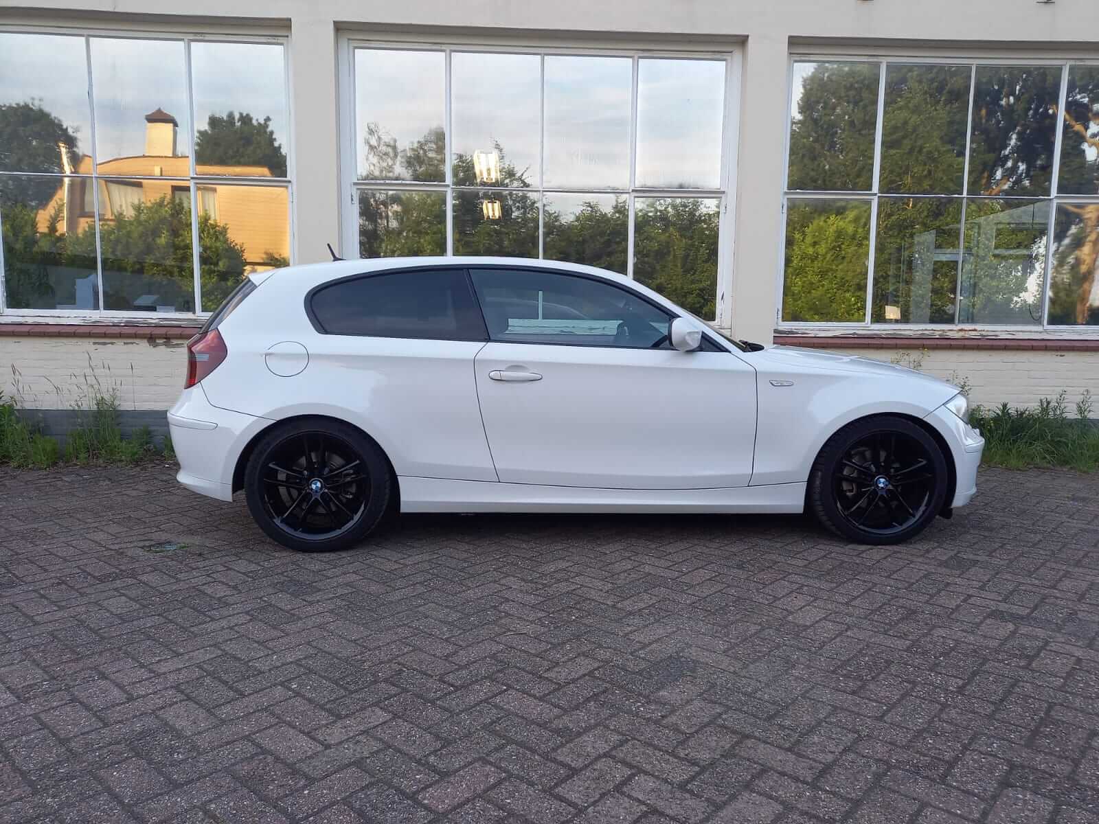 BMW 1-serie 120i wit style 182 styling 182 1 serie breedset 3 deurs wit