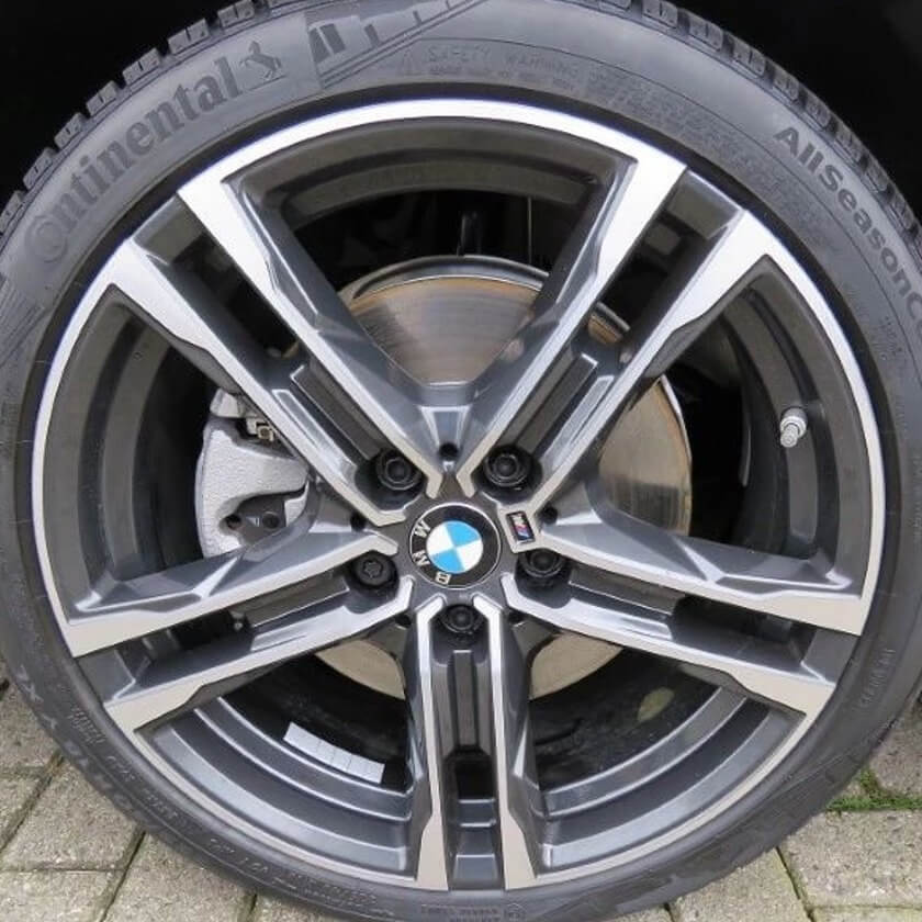 BMW-1-serie-F40-18-inch-style-819-styling-819m-bmw-oem-18-inch-wheels