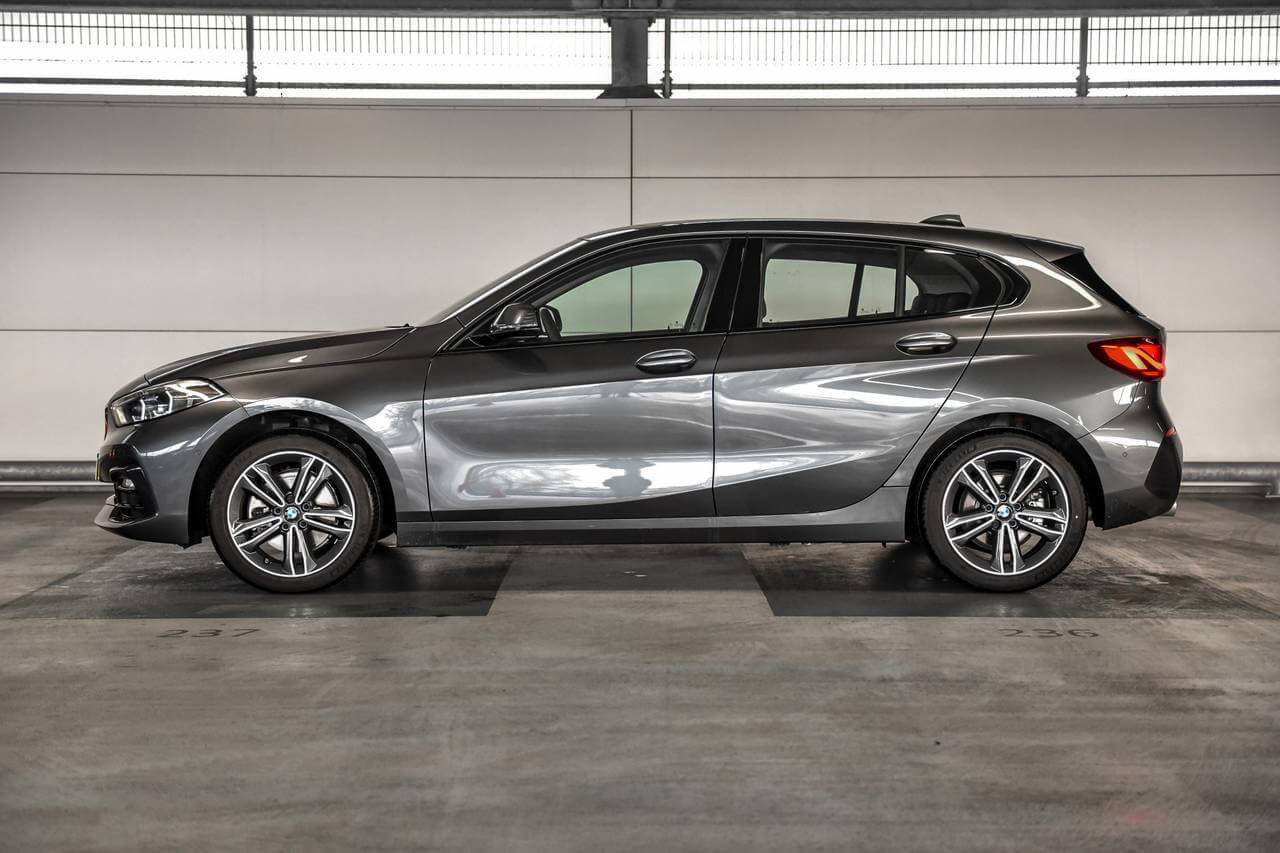 BMW-1-serie-F40-118i-velgen-style-549-styling-549-mineral-grau-metallic-L-557-RF-17-inch-oem-wheels