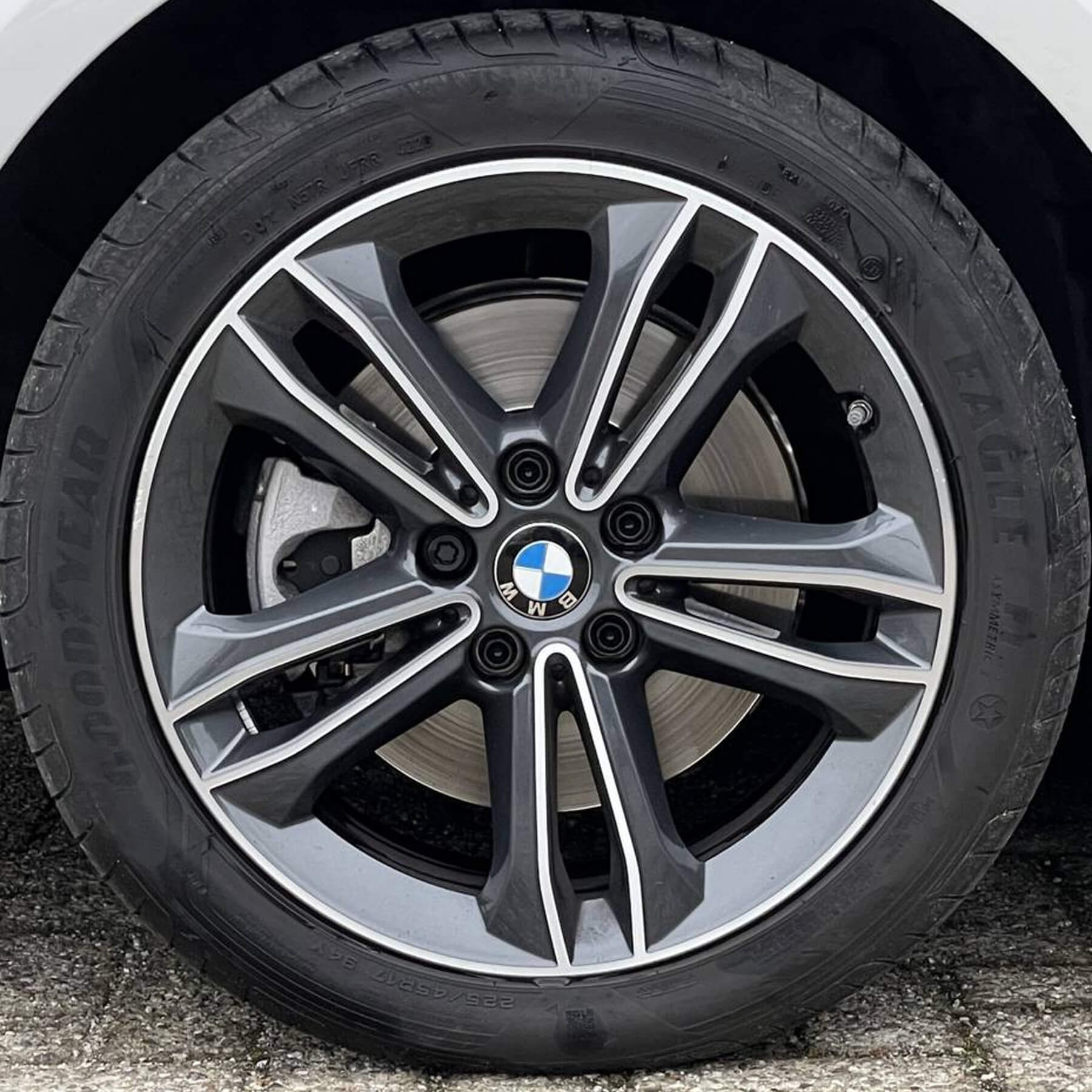 BMW-1-serie-F40-style-549-styling-549-velgen-OEM-BMW-Wheels-17-inch